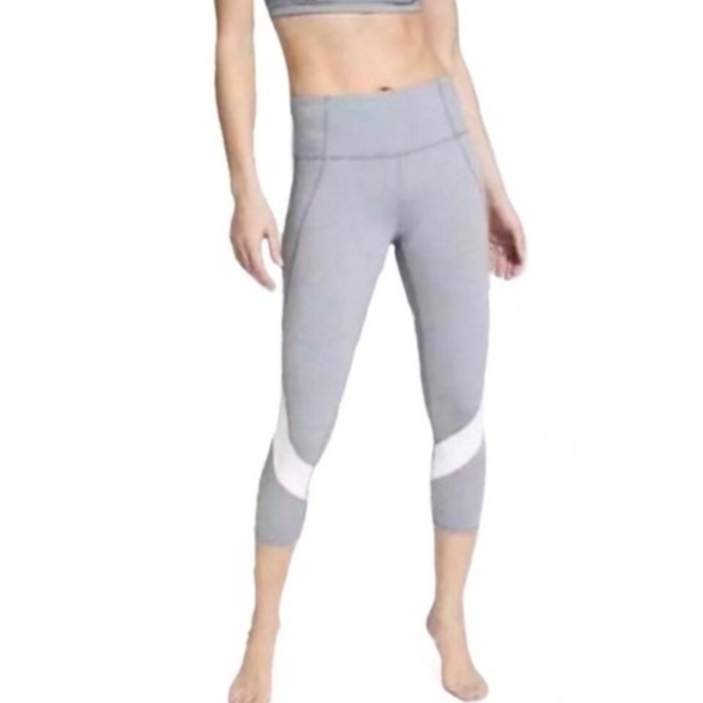 Athleta color block salutation 7/8 leggings size S